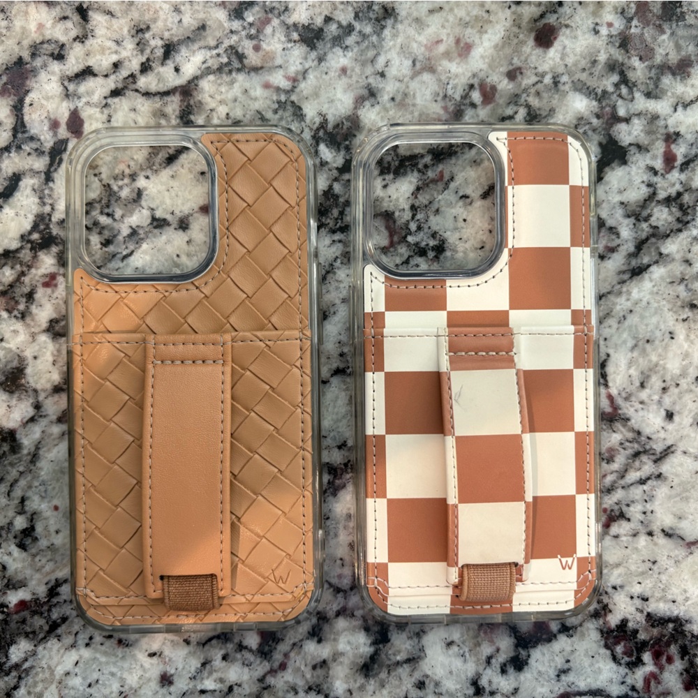 Two iPhone 14 Pro Walli Cases